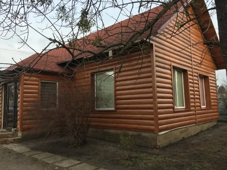 Продається будинок з 20 сотками землі в м. Ізюм Харківської області — фото 2