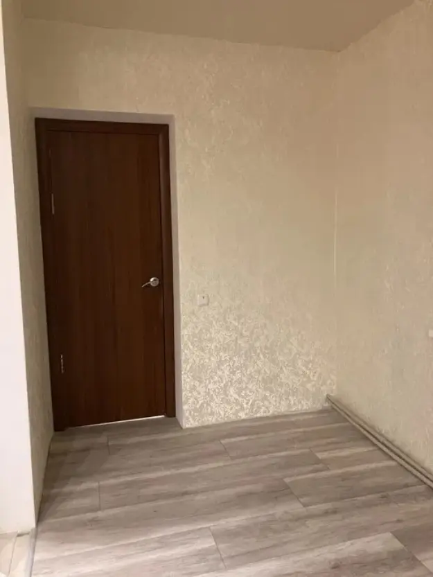 Продається будинок з 20 сотками землі в м. Ізюм Харківської області — фото 7