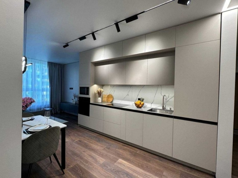 Фото 10 Продаж Квартир Від власника! Унікальна 2 к., евротрешка в локації Центральний парк!