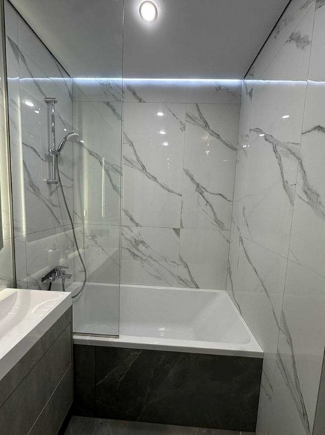 Фото 17 Продаж Квартир Від власника! Унікальна 2 к., евротрешка в локації Центральний парк!