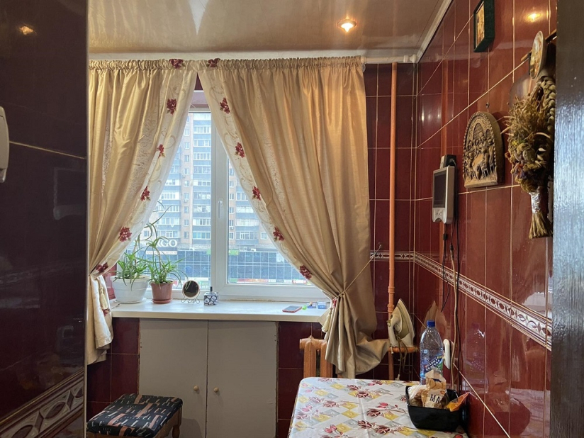 Фото 2 Продаж Квартир Продам 3-х комнатную квартиру рядом с метро Холодная Гора