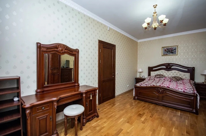 Фото 11 Продаж Квартир Чудовий будинок з дорогим ремонтом, меблями і технікою поруч з Києвом