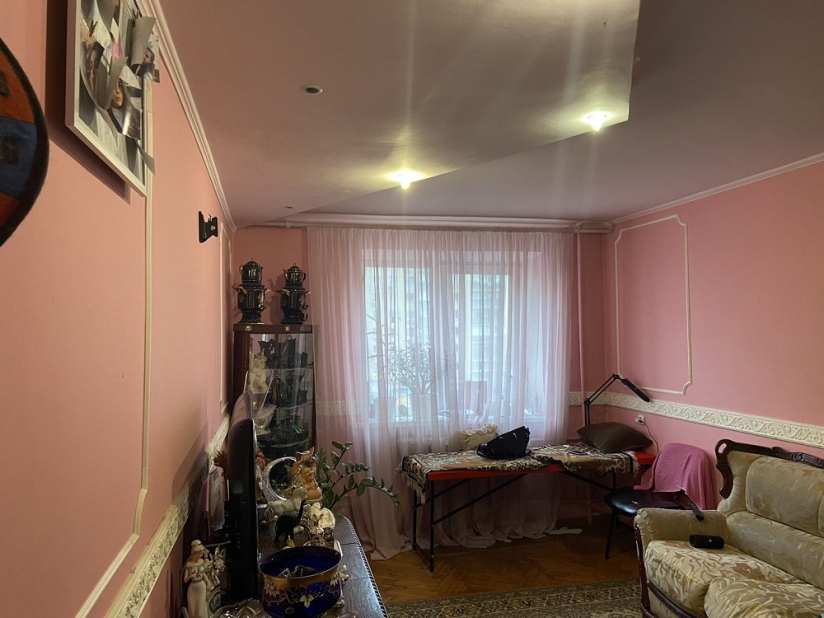 Фото 3 Продаж Квартир Продам 3-х комнатную квартиру рядом с метро Холодная Гора