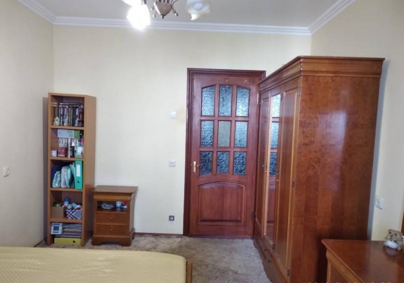 Фото 3 Продаж Квартир Продам трехкомнатную квартиру