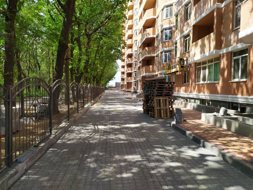 Фото 2 Продаж Квартир Однокомнатная квартира видом на рощу на среднем этаже